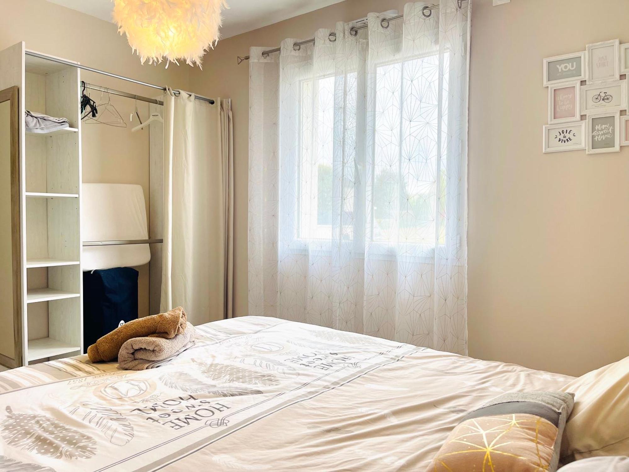 Petite Maison Au Calme Poupry Exteriör bild